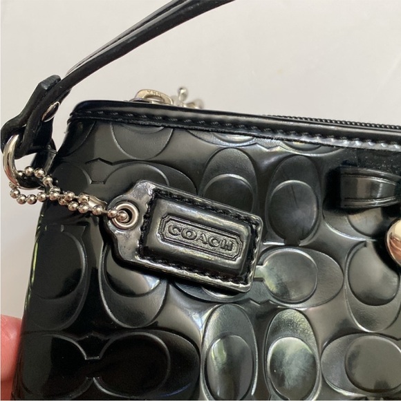 Coach Bag Signature Patent Glossy F49562 Wristlet Pouch Black - Picture 4 of 15